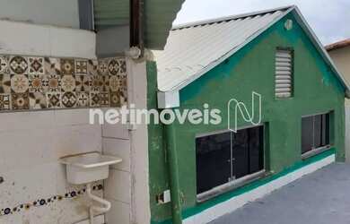 Imagem: A casa possui 4 Dormitórios, 3 Banheiros, 2 Vagas na garagem