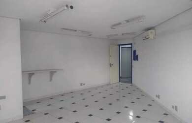 Imagem: O depósito possui 1 Vaga na garagem e 27m² de Área e está