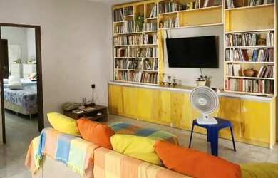 Imagem: A casa possui 2 Dormitórios, 1 Banheiro, 1 Vaga na garagem