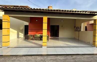 Imagem: A casa em condomínio possui 3 Dormitórios, 2 Banheiros, 3