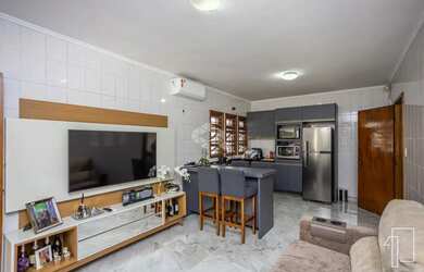 Imagem: A casa possui 2 Dormitórios, 3 Banheiros, 3 Vagas na garagem