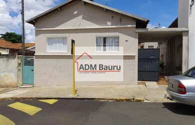 Imagem: A casa possui 3 Dormitórios, 1 Banheiro, 1 Vaga na garagem