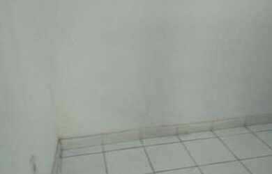 Imagem: A casa possui 2 Dormitórios e 1 Banheiro e está localizado