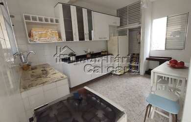 Imagem: A kitnet possui 1 Dormitório, 1 Banheiro, 1 Vaga na garagem