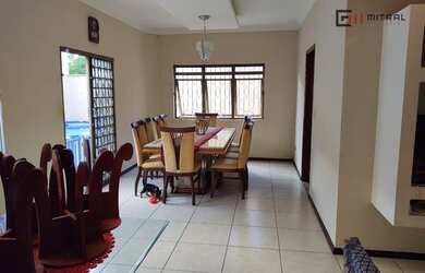 Imagem: A casa possui 3 Dormitórios, 4 Banheiros, 4 Vagas na garagem