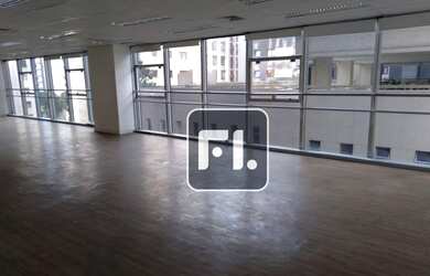 Imagem: O depósito para alugar possui 2 Vagas na garagem e 165m² de