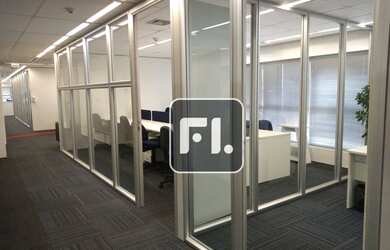 Imagem: O depósito possui 5 Vagas na garagem, 182m² de Área e está