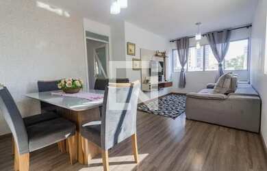 Imagem: O apartamento possui 3 Dormitórios, 1 Banheiro, 1 Vaga na garagem