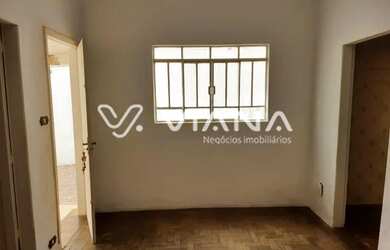 Imagem: A casa possui 2 Dormitórios, 1 Banheiro, 3 Vagas na garagem