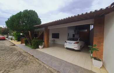 Imagem: A casa possui 2 Dormitórios, 2 Banheiros, 1 Vaga na garagem