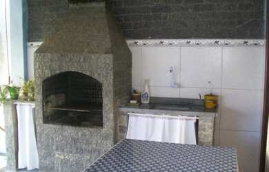 Imagem: A casa possui 2 Dormitórios, 1 Banheiro, 4 Vagas na garagem