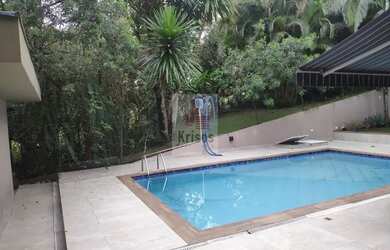 Imagem: A casa em condomínio possui 4 Dormitórios, 4 Banheiros, 5