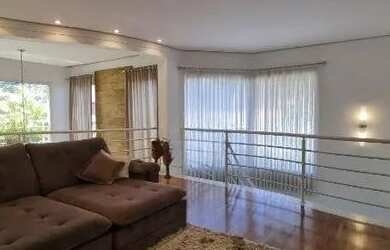 Imagem: A casa possui 4 Dormitórios, 5 Banheiros, 5 Vagas na garagem