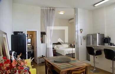 Imagem: O studio possui 1 Dormitório, 2 Banheiros, 2 Vagas na garagem