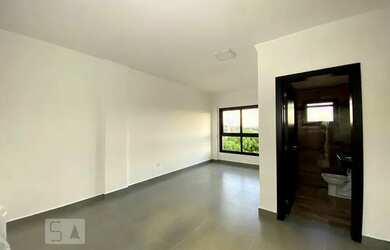 Imagem: O studio possui 1 Dormitório, 1 Banheiro, 28m² de Área e