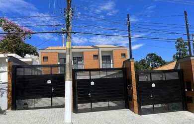 Imagem: A casa possui 2 Dormitórios, 1 Banheiro, 2 Vagas na garagem