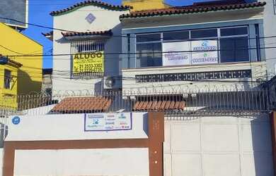 Imagem: A casa possui 5 Dormitórios, 3 Banheiros, 1 Vaga na garagem