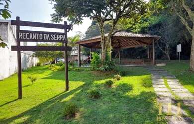 Imagem: A casa em condomínio possui 3 Dormitórios, 4 Banheiros, 2