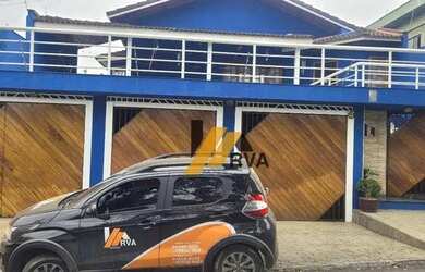 Imagem: A casa possui 3 Dormitórios, 1 Banheiro, 250m² de Área e