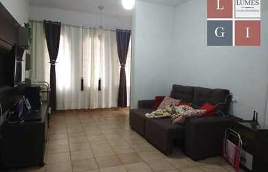 Imagem: A casa possui 2 Dormitórios, 1 Banheiro, 2 Vagas na garagem