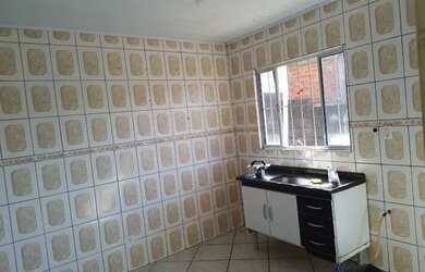 Imagem: A casa possui 1 Dormitório e 1 Banheiro e está localizado