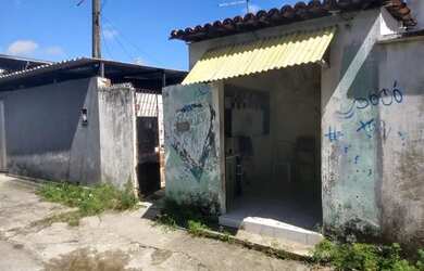 Imagem: A casa possui 3 Dormitórios, 1 Banheiro, 1 Vaga na garagem