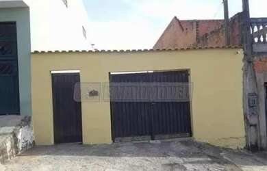 Imagem: A casa possui 2 Dormitórios, 1 Banheiro, 2 Vagas na garagem