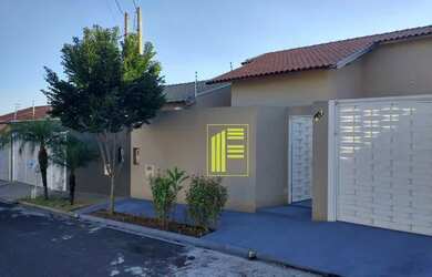 Imagem: A casa possui 2 Dormitórios, 1 Banheiro, 60m² de Área e