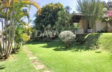 Imagem: A casa em condomínio possui 5 Dormitórios, 5 Banheiros, 5