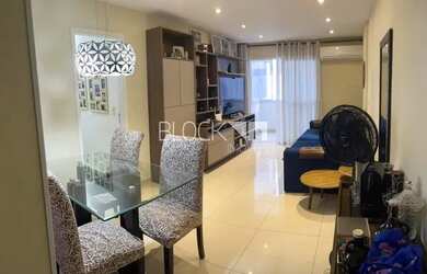 Imagem: O apartamento possui 3 Dormitórios, 2 Banheiros, 2 Vagas na