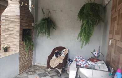 Imagem: A casa possui 3 Dormitórios e 1 Banheiro e está localizado