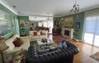 Imagem: O apartamento possui 3 Dormitórios, 5 Banheiros, 3 Vagas na