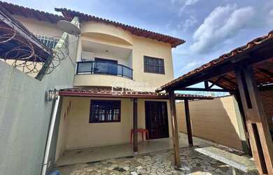 Imagem: A casa possui 3 Dormitórios, 1 Banheiro, 5 Vagas na garagem