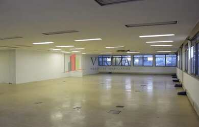 Imagem: O depósito possui 5 Vagas na garagem, 517m² de Área e está