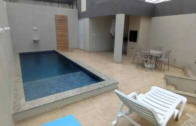 Imagem: A casa em condomínio possui 3 Dormitórios, 1 Banheiro, 1 Vaga