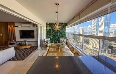 Imagem: O apartamento possui 3 Dormitórios, 5 Banheiros, 3 Vagas na