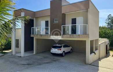 Imagem: A casa em condomínio possui 4 Dormitórios, 4 Banheiros, 5