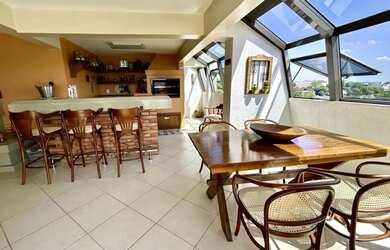 Imagem: O apartamento na cobertura possui 3 Dormitórios, 4 Banheiros