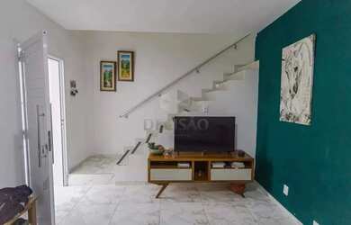 Imagem: A casa possui 4 Dormitórios, 2 Banheiros, 2 Vagas na garagem