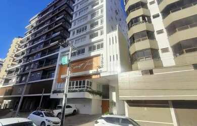 Imagem: O apartamento possui 3 Dormitórios, 1 Banheiro, 1 Vaga na garagem