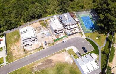 Imagem: O terreno possui 533m² de Área e está localizado em Atuba