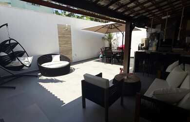 Imagem: A casa em condomínio possui 2 Dormitórios, 4 Banheiros, 2