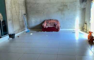 Imagem: A casa possui 2 Dormitórios, 1 Banheiro, 1 Vaga na garagem