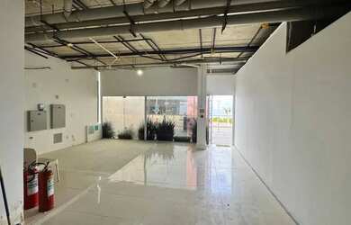 Imagem 6: Loja, Barra Galpão / depósito com 5 vagas na garagem