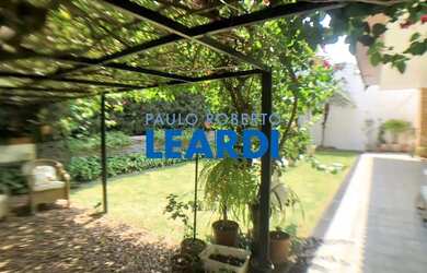 Imagem: A casa em condomínio possui 3 Dormitórios, 5 Banheiros, 4