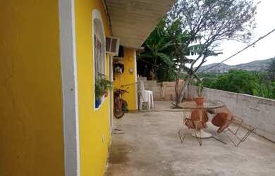 Imagem: A casa possui 2 Dormitórios, 1 Banheiro e está localizado