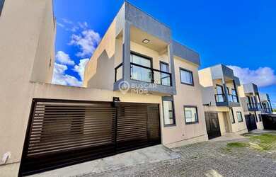 Imagem: A casa em condomínio possui 3 Dormitórios, 4 Banheiros, 3