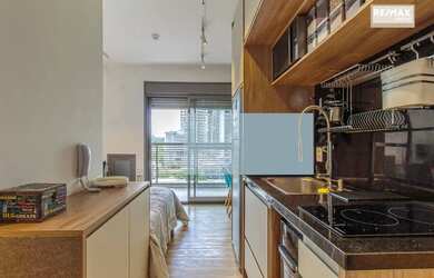 Imagem: O studio possui 1 Dormitório, 1 Banheiro, 32m² de Área e