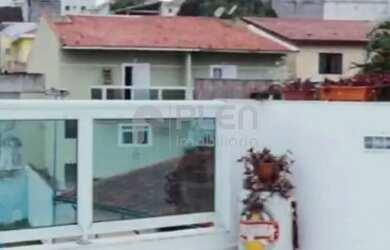 Imagem: A casa possui 3 Dormitórios, 3 Banheiros, 2 Vagas na garagem