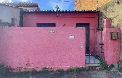 Imagem: A casa possui 2 Dormitórios, 1 Banheiro e está localizado